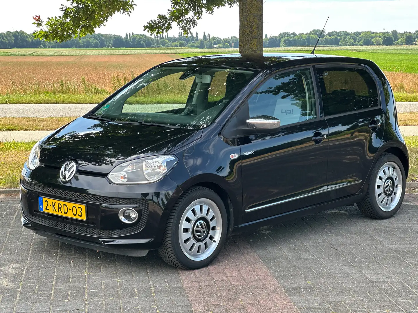 Volkswagen up! high up! BlueMotion Techn. Zwart - 1