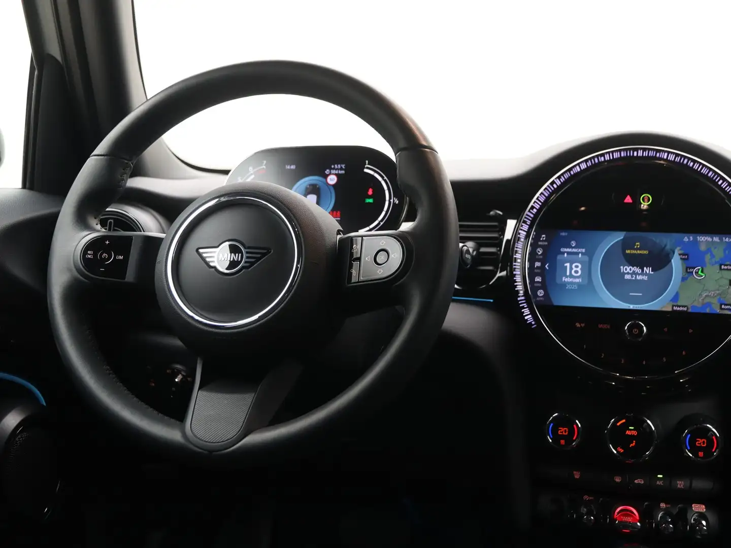 MINI Cooper 5-deurs Camden Edition Aut. Grau - 2