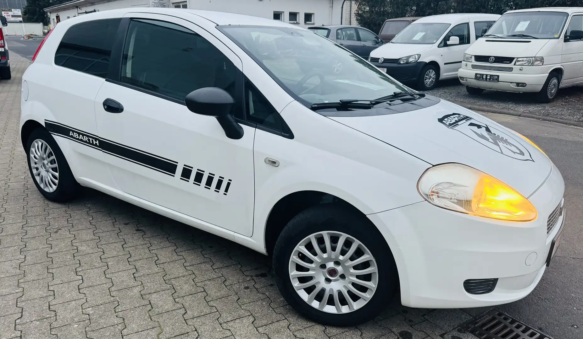 Fiat Grande Punto 1.2 8V / ABARTH STYLE / WEIß / SONDERPREIS Weiß - 1