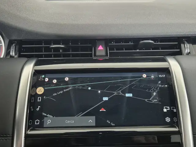Land Rover Discovery Sport view 11