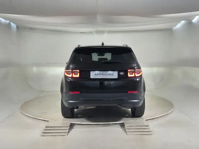 Land Rover Discovery Sport view 7