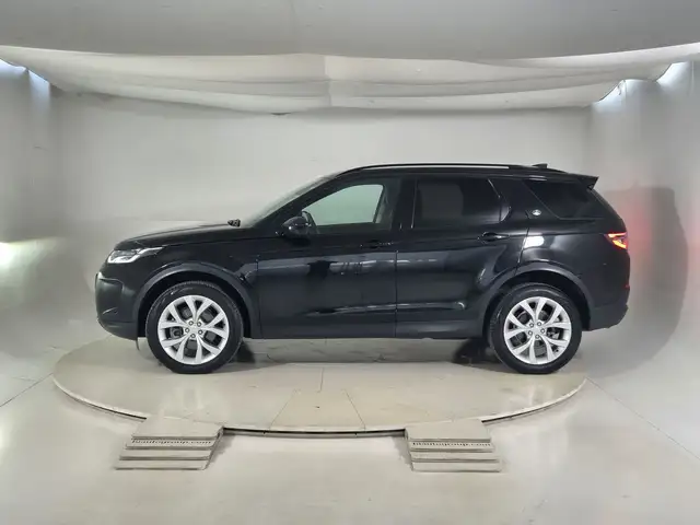 Land Rover Discovery Sport view 6