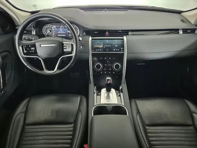 Land Rover Discovery Sport view 4
