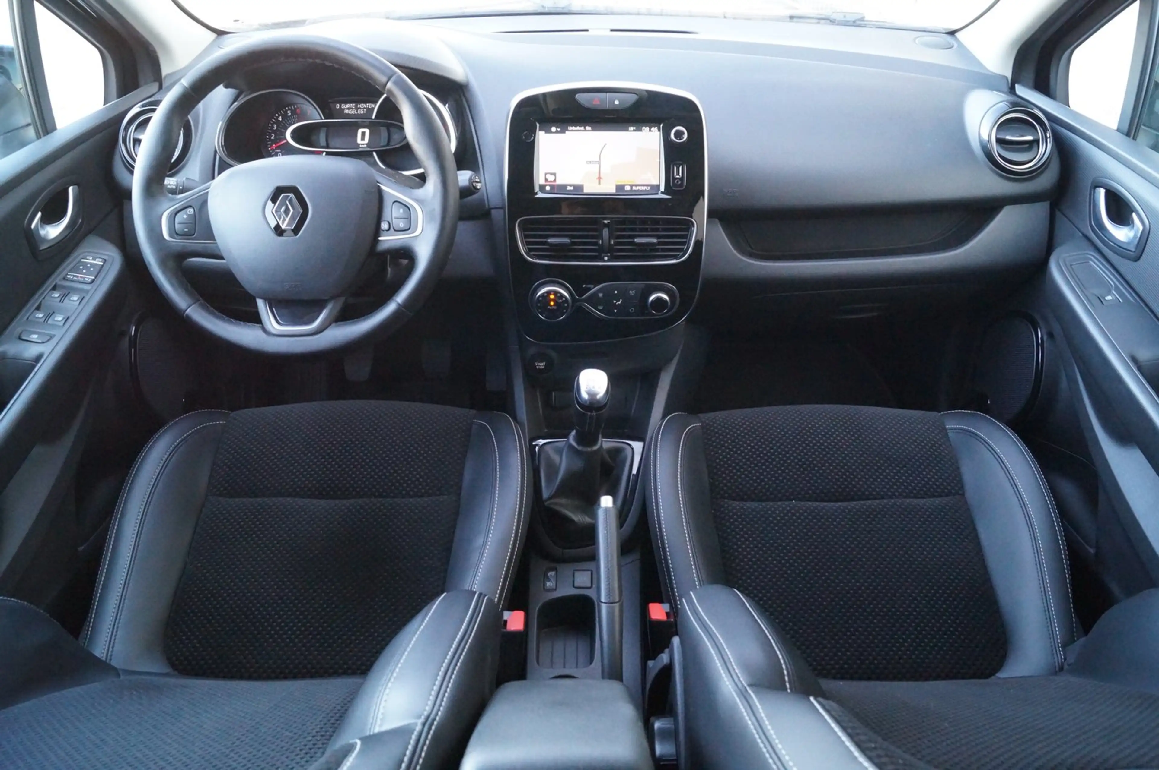 Renault Clio Grandtour Energy TCe 90 Intens — photo 12