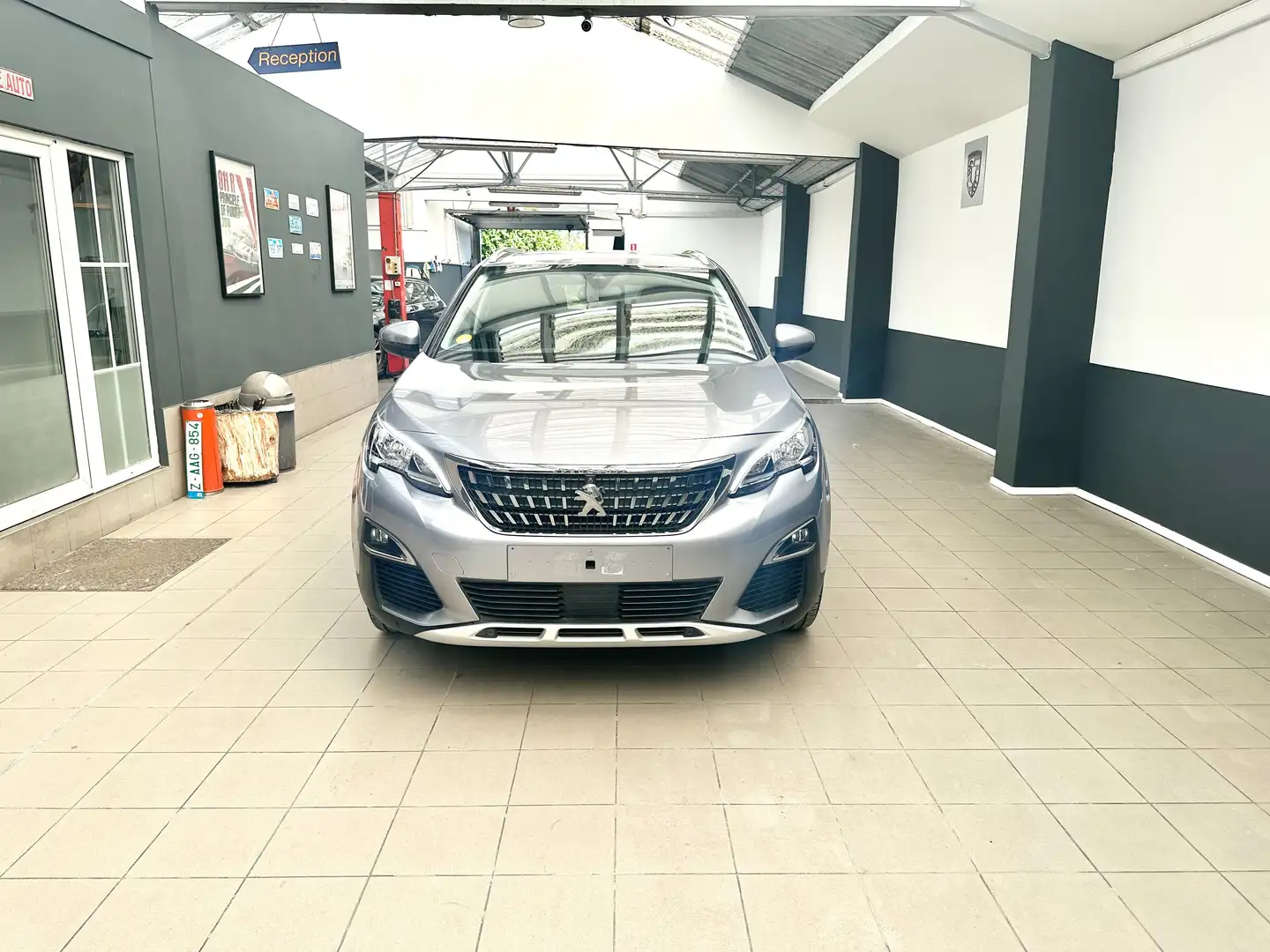 Peugeot 3008 1.5 BlueHDi Allure "98.000Km" Carnet Euro 6b Grijs - 1