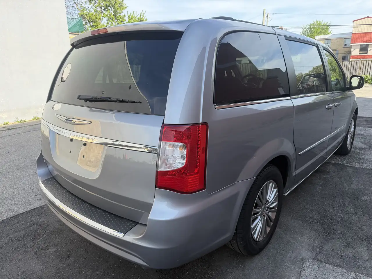 Chrysler Town & Country снимка Chrysler Town & Country