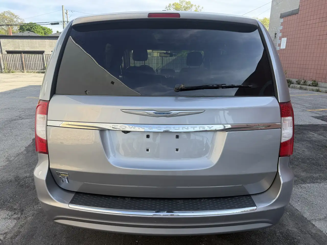Chrysler Town & Country снимка Chrysler Town & Country
