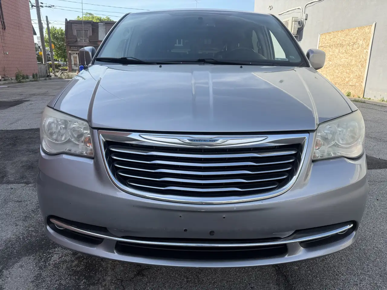 Chrysler Town & Country снимка Chrysler Town & Country
