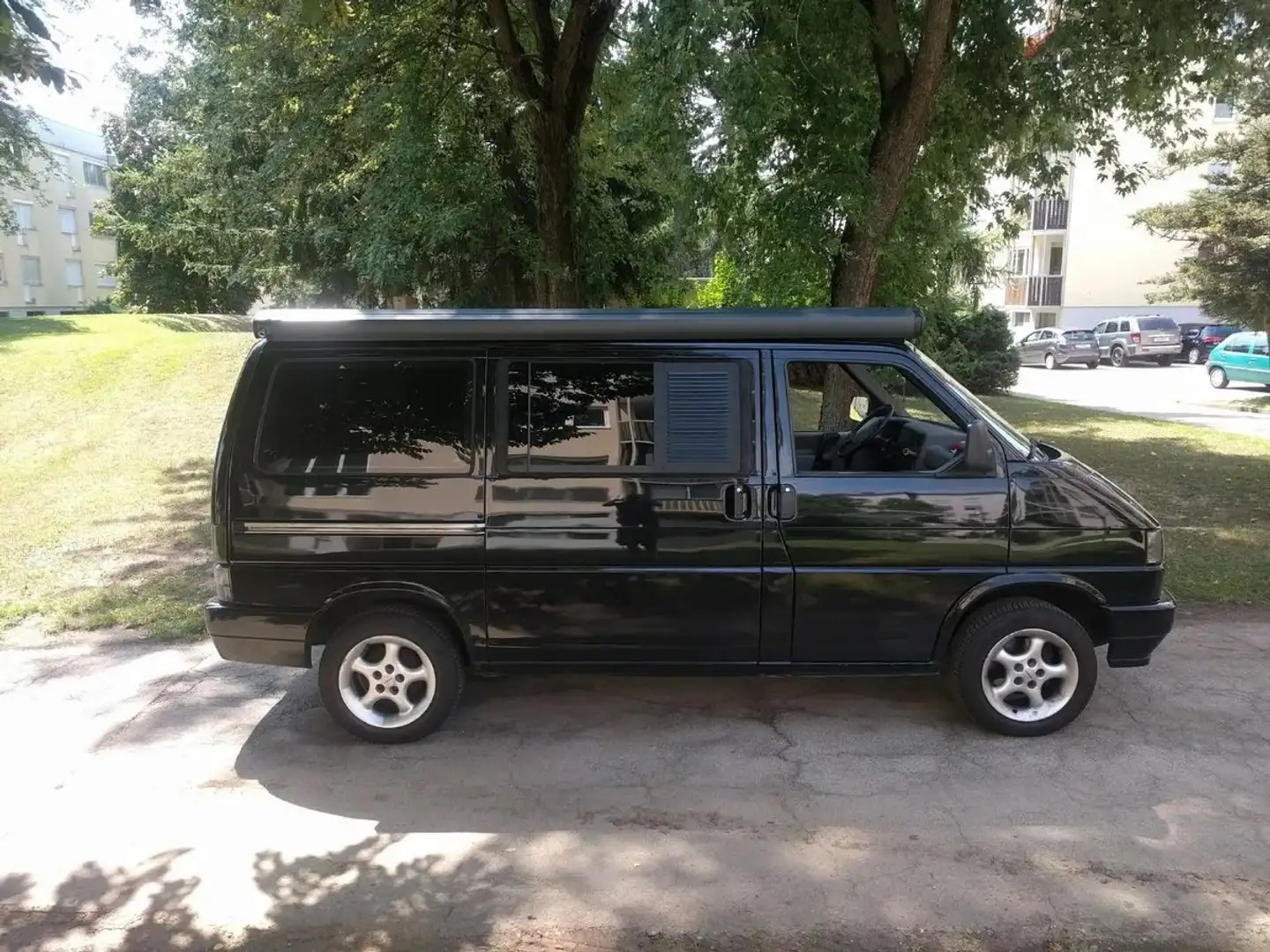 Volkswagen T4 Caravelle Caravelle 3-3-3 2,4 Ds. Negru - 1