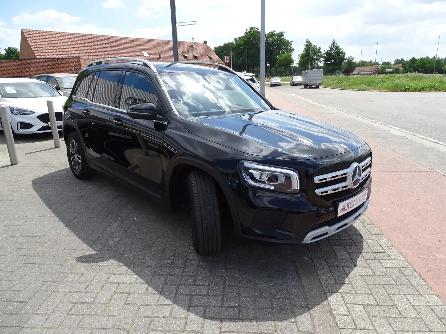 Mercedes-Benz GLB 200 Luxury Line Negro - 2