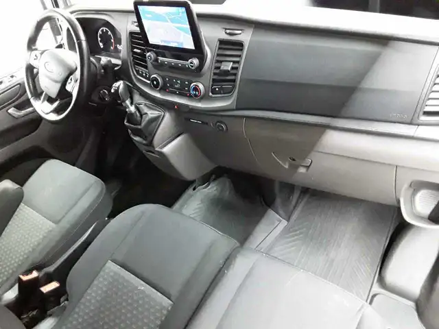Ford Transit view 9