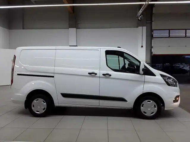 Ford Transit view 3