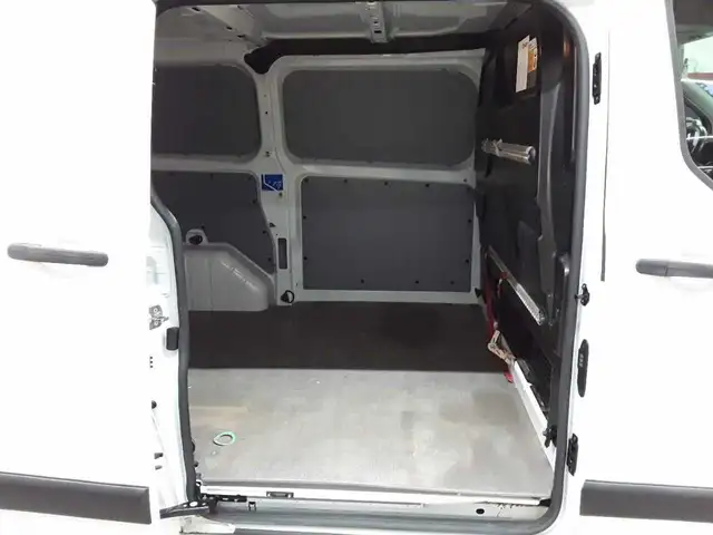 Ford Transit view 13