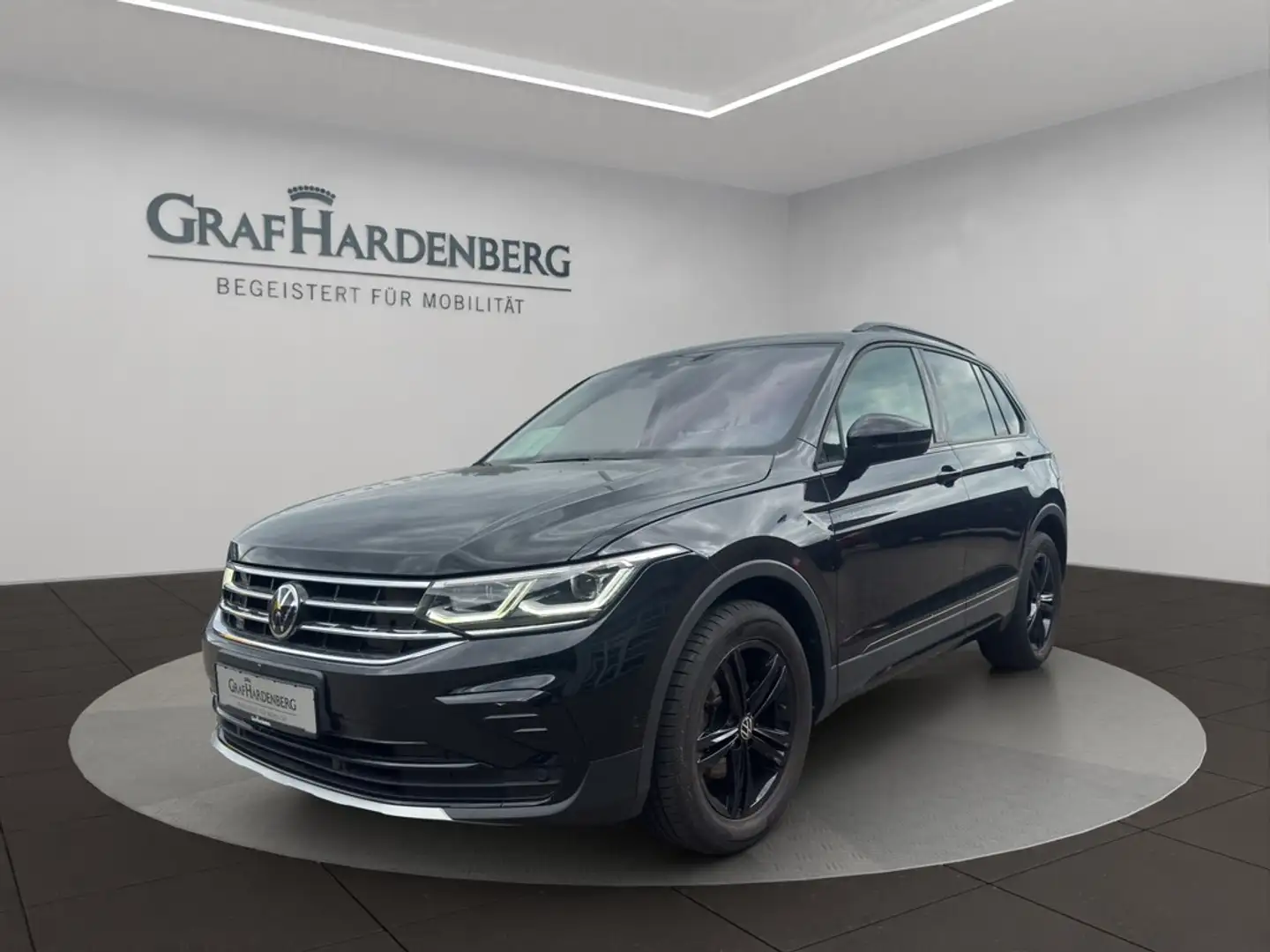 Volkswagen Tiguan Urban Sport TDI Navi AHK MatrixLED Schwarz - 1