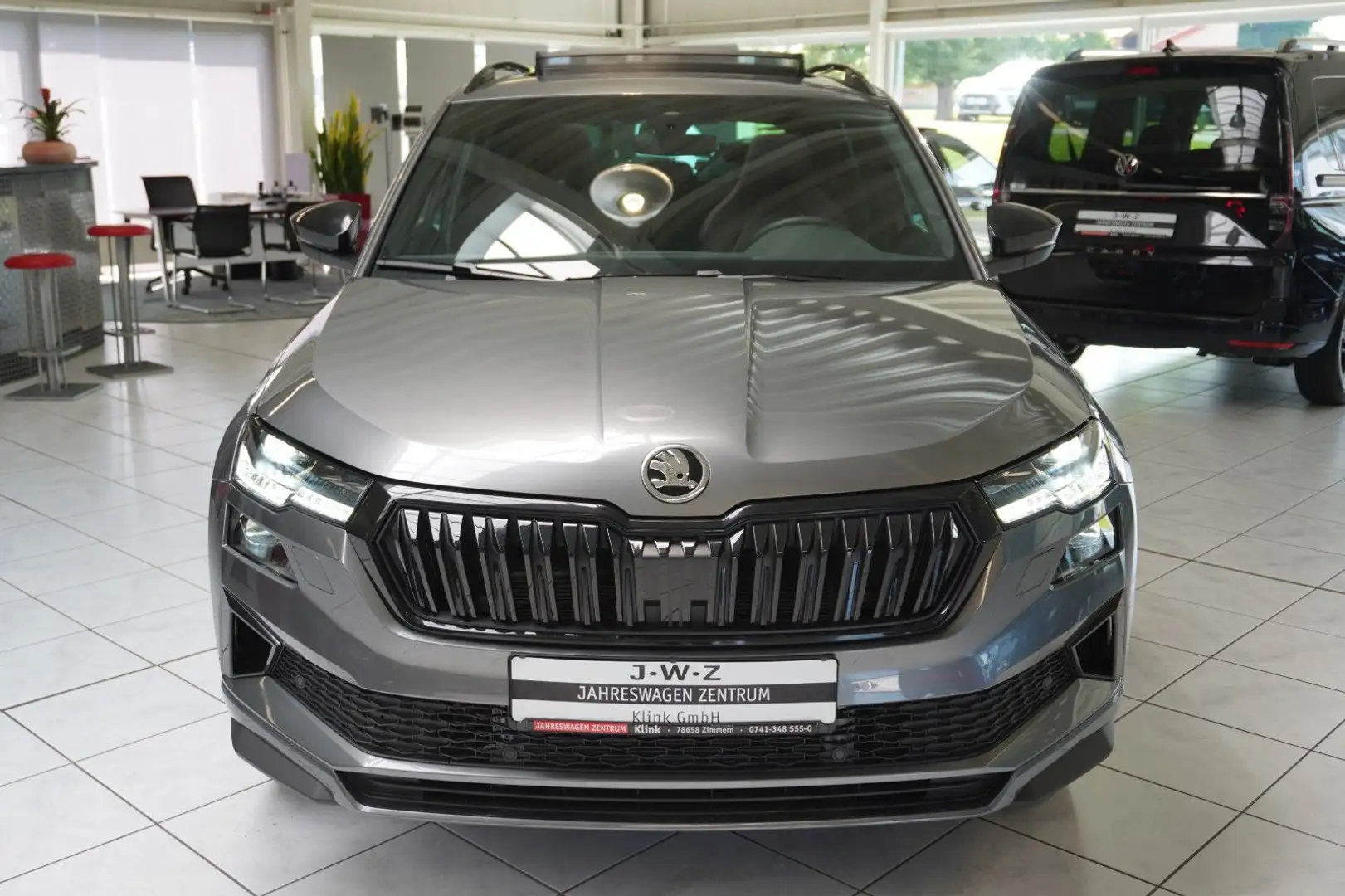 Skoda Karoq Sportline 1.5 TSI DSG*AHK*Pano*Kamera*ACC* Grigio - 2