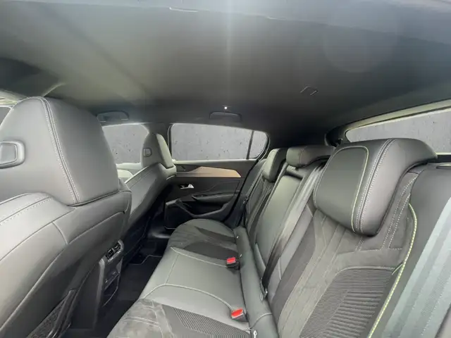 Peugeot 308 view 8