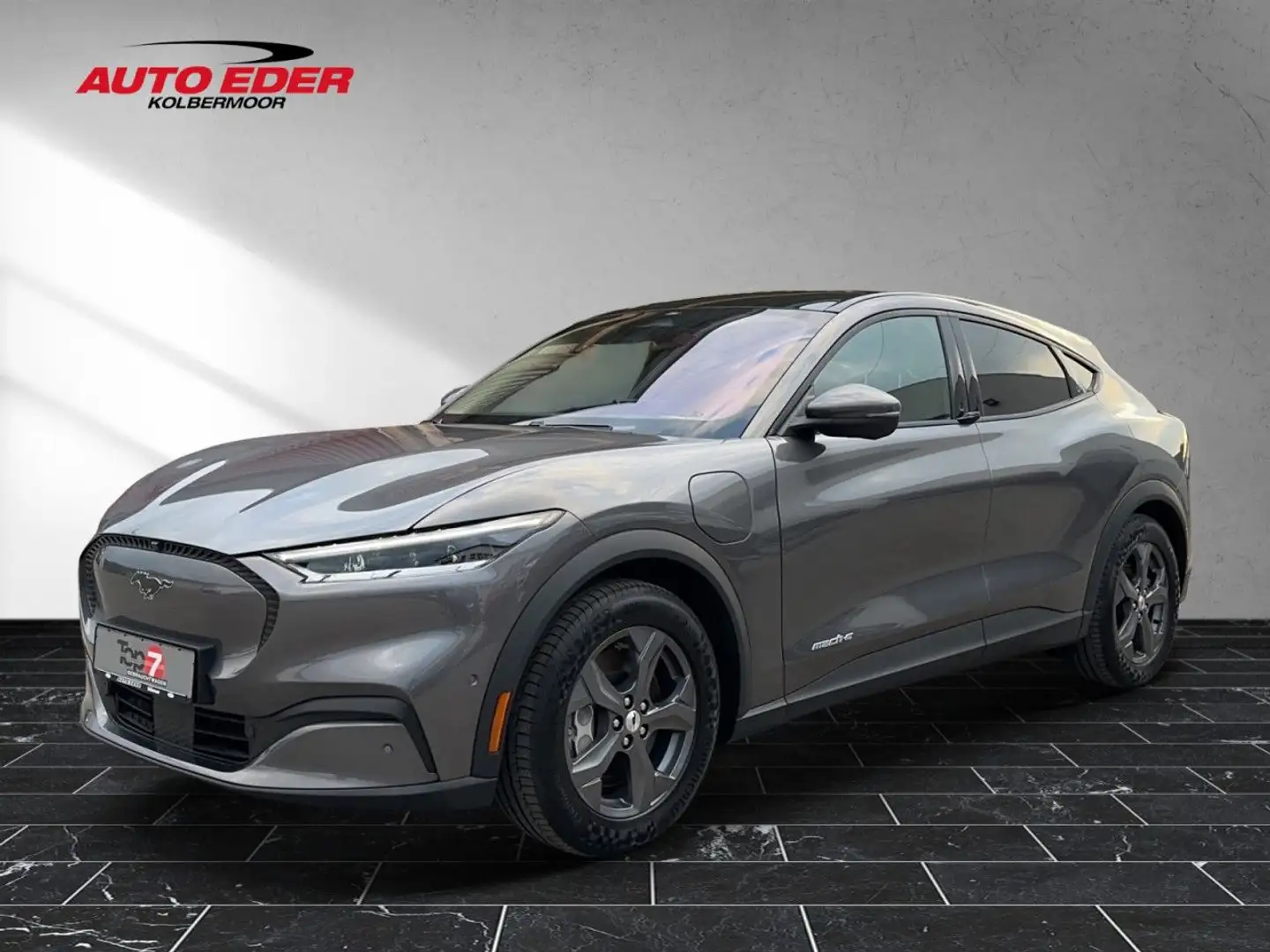 Ford Mustang Mach-E  Standard Range 76 kWh Bluetooth Grau - 2