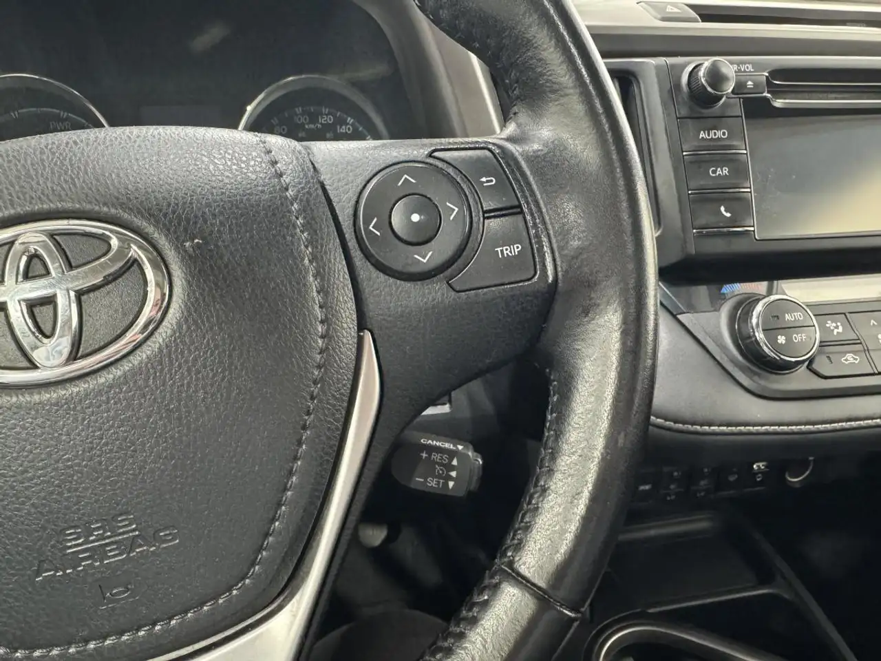 Toyota RAV 4 снимка Toyota RAV 4