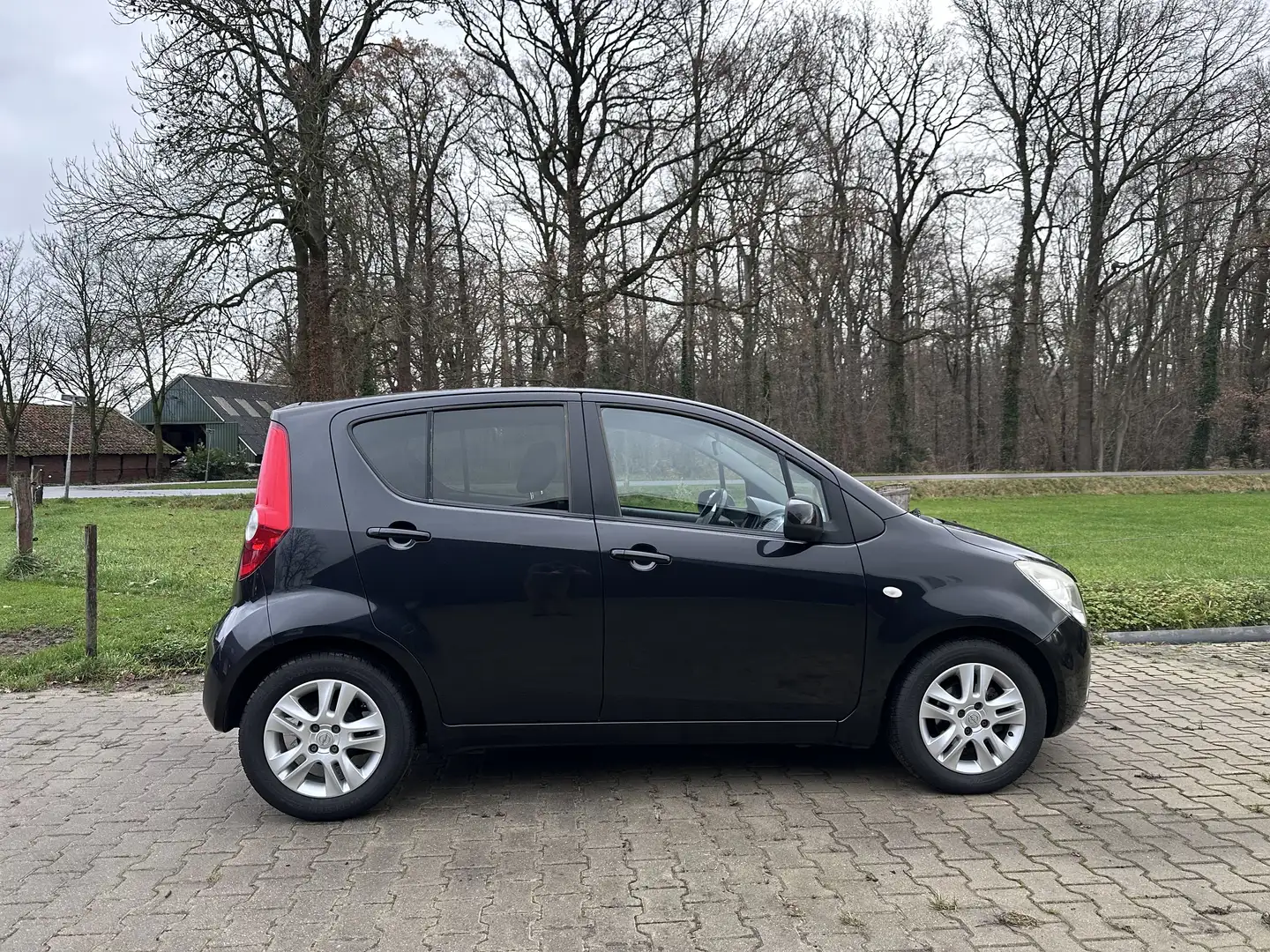 Opel Agila 1.2 Edition - Automaat Zwart - 2