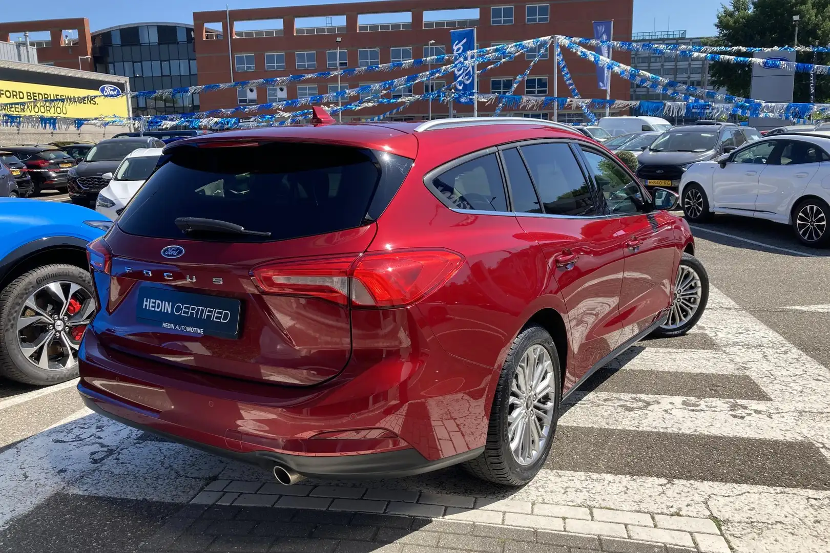 Ford Focus Wagon 1.0 EcoBoost Titanium Business | Stoel, Stuu Rood - 2