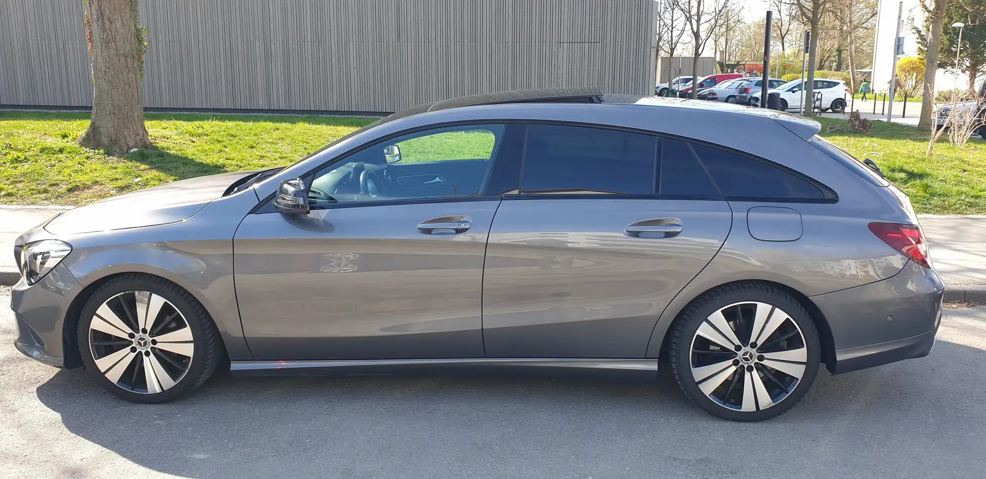 Mercedes-Benz CLA 200 CLA Shooting Brake 200 7G-DCT UrbanStyle Edition Gris - 2