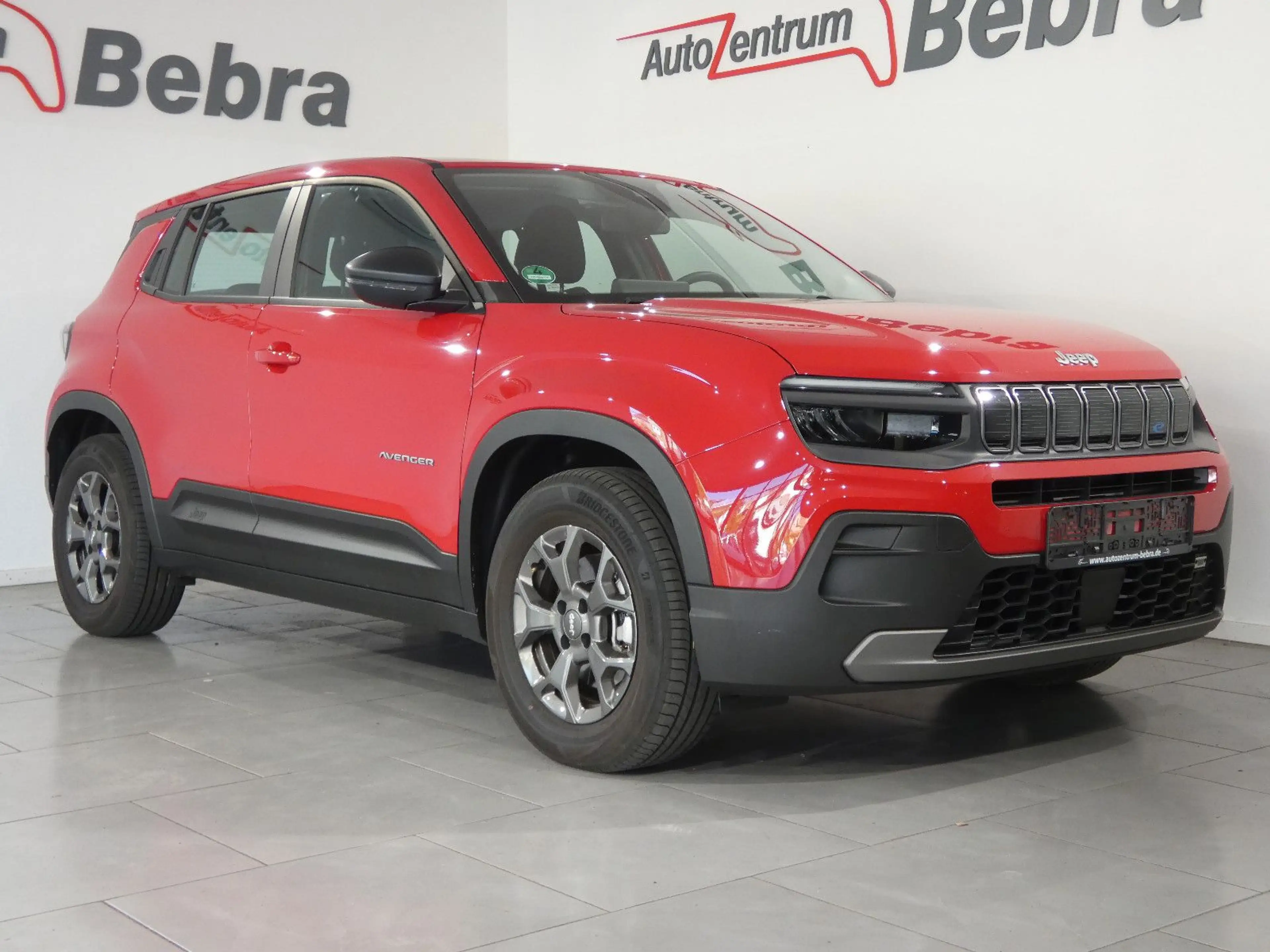Jeep Avenger Longitude Electric LED/Navi/Tempomat/PDC — photo 3