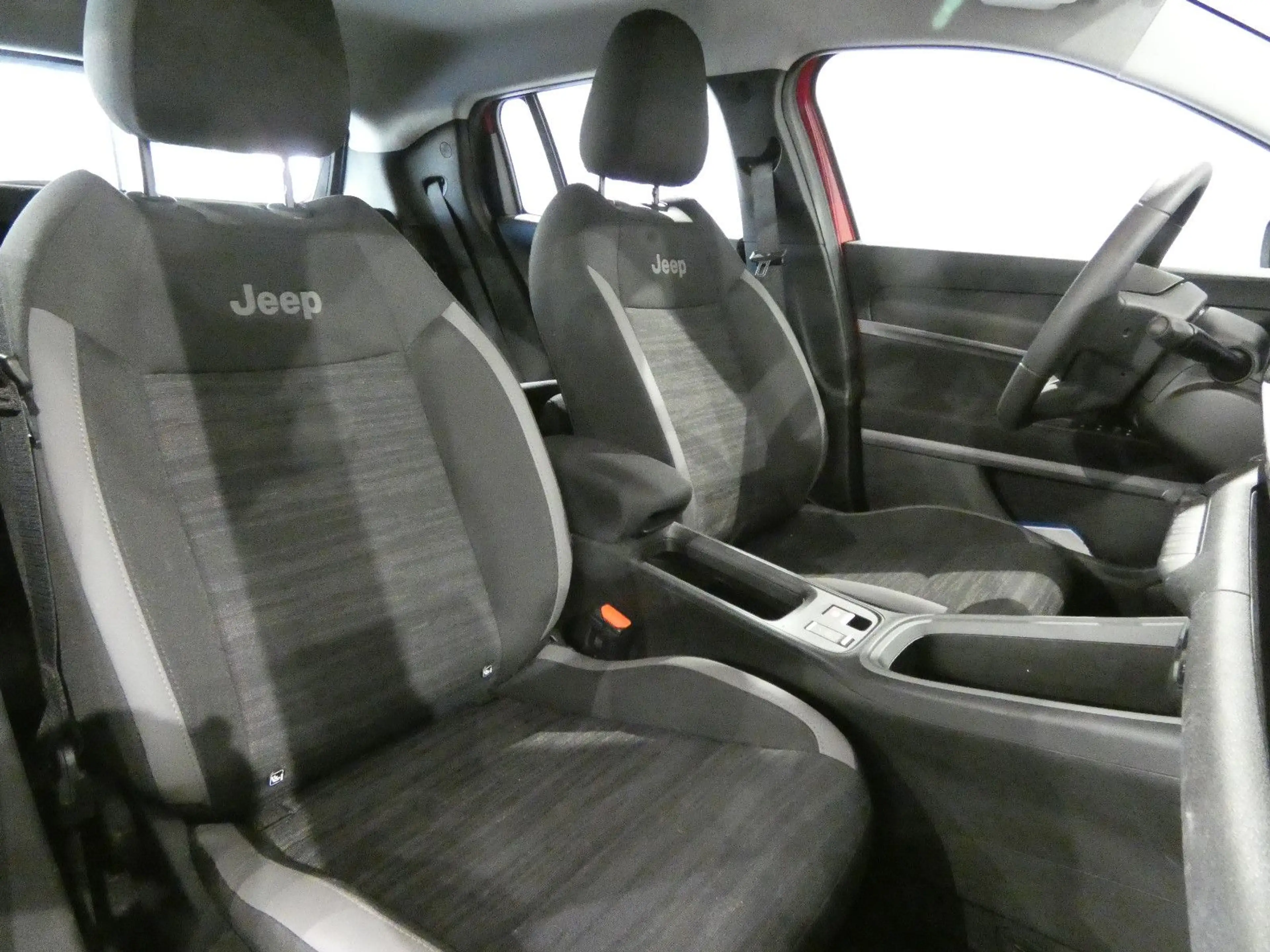 Jeep Avenger Longitude Electric LED/Navi/Tempomat/PDC — photo 13