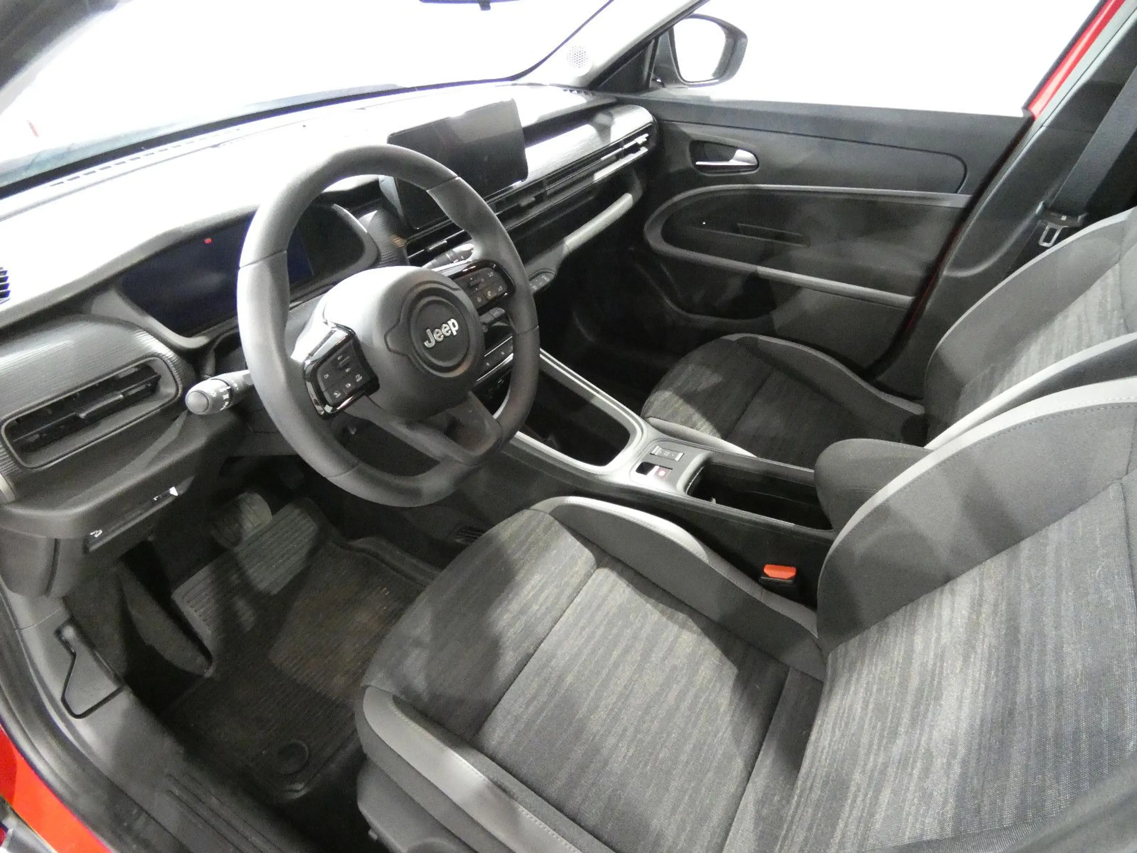 Jeep Avenger Longitude Electric LED/Navi/Tempomat/PDC — photo 12