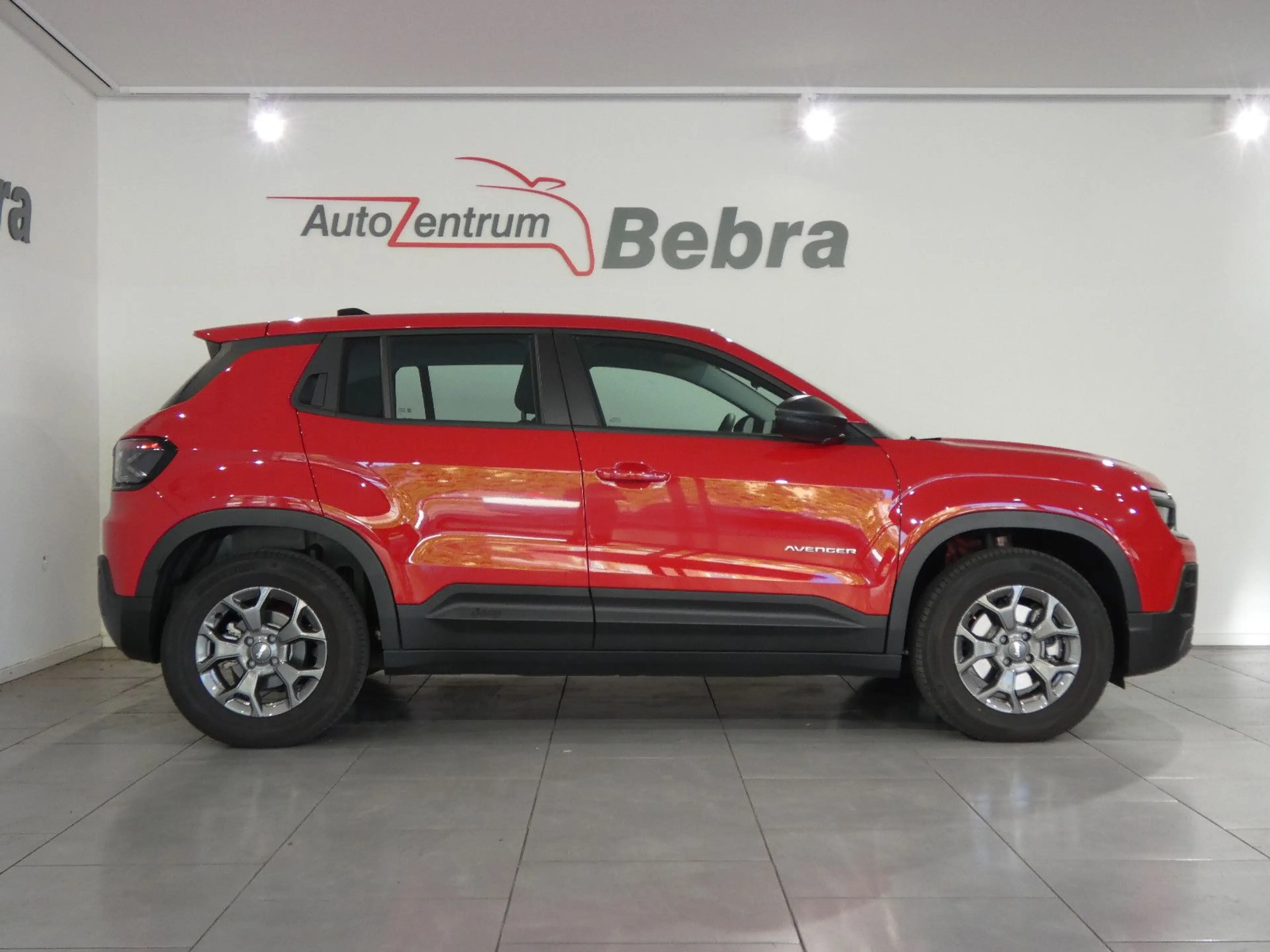 Jeep Avenger Longitude Electric LED/Navi/Tempomat/PDC — photo 4