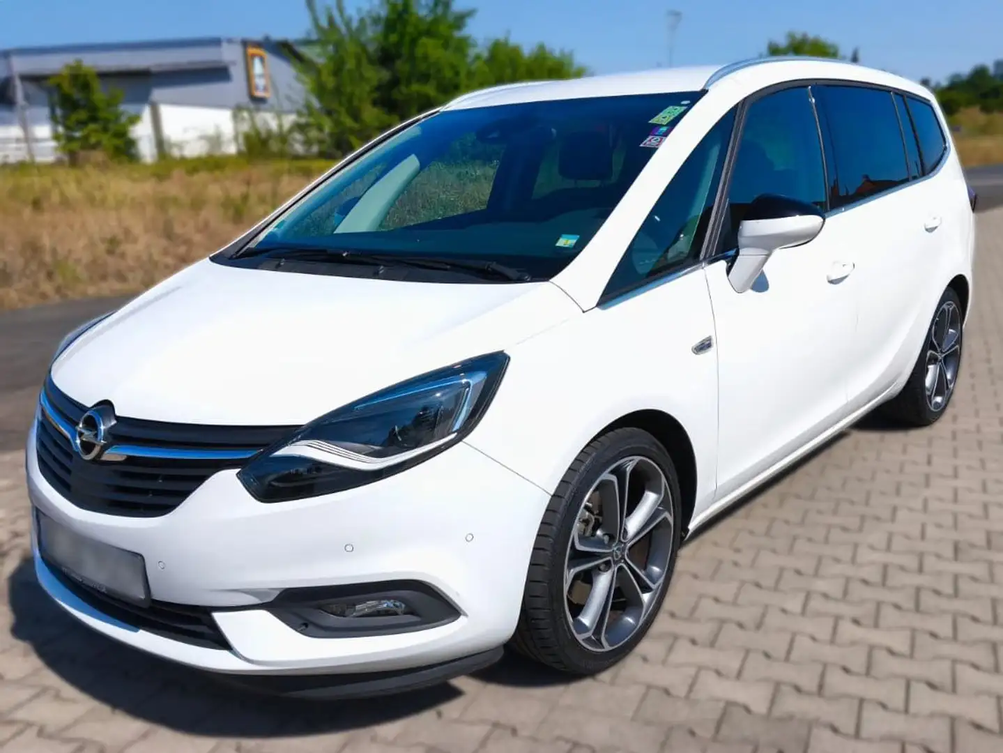 Opel Zafira Tourer 1.6 SIDI Turbo Innovation White - 1