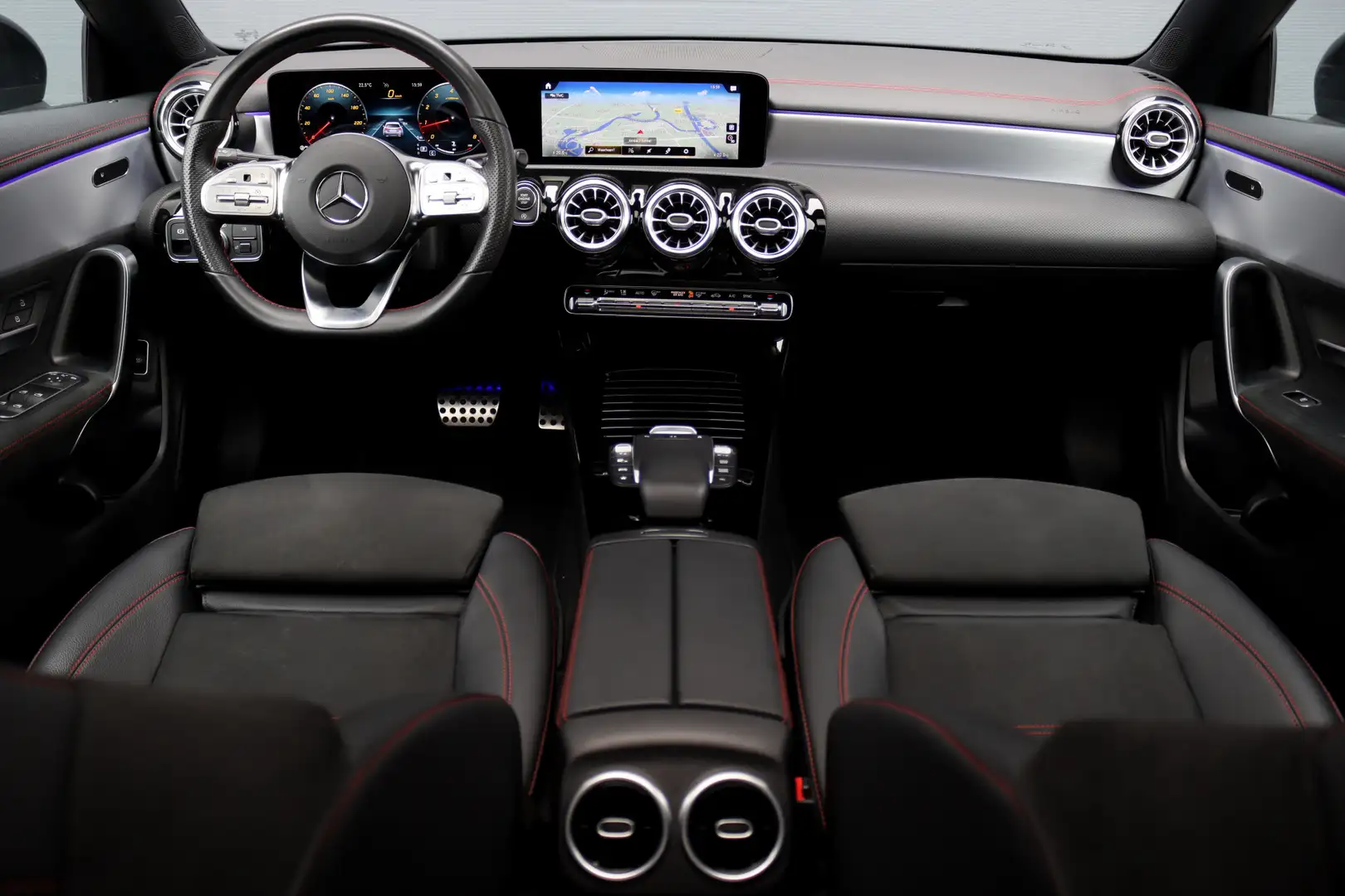 Mercedes-Benz CLA 200 Business Solution AMG Line Aut7 | Panoramadak | Wi Noir - 2