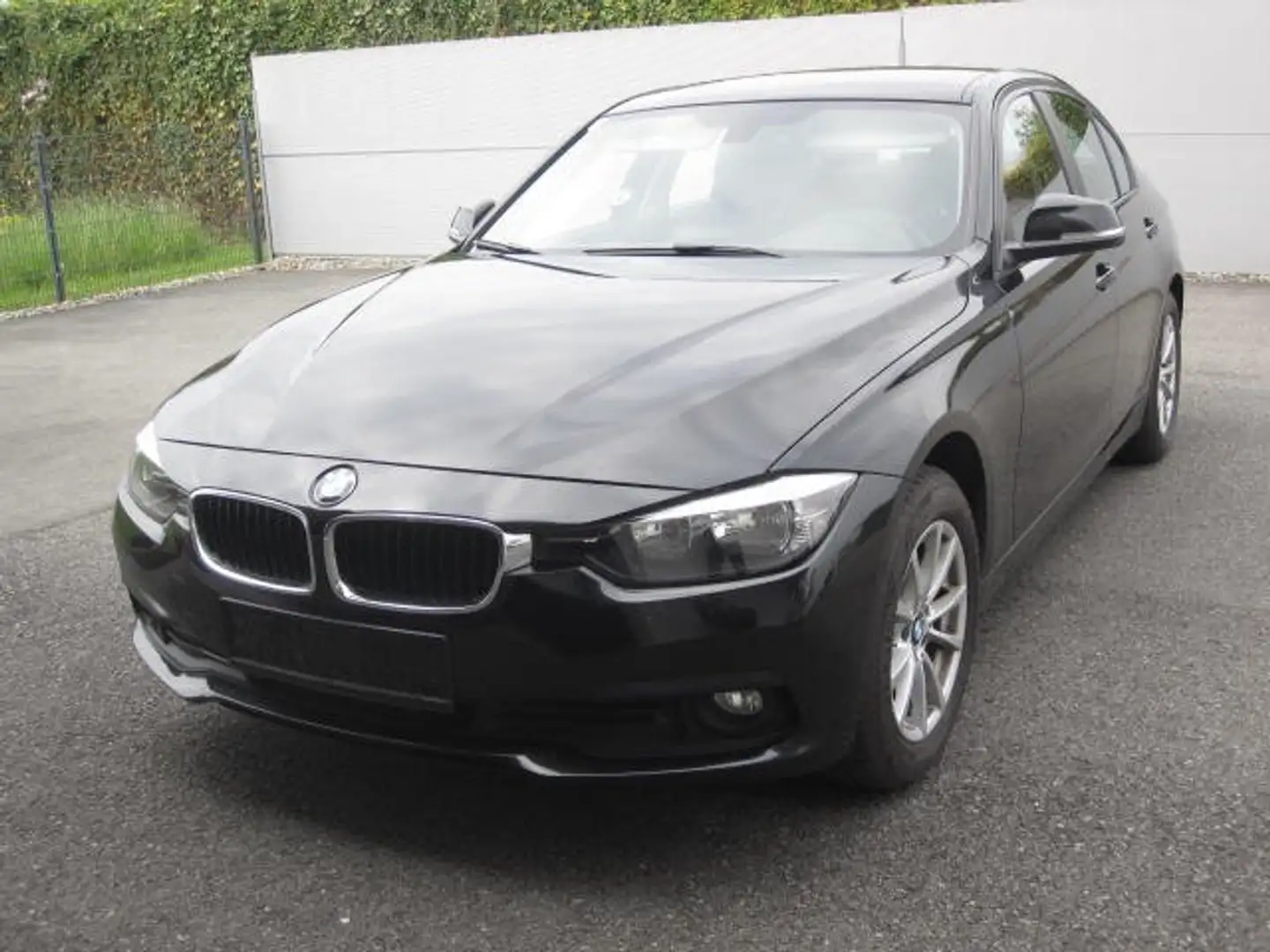 BMW 320 Effizienz Dynamik Schwarz - 1