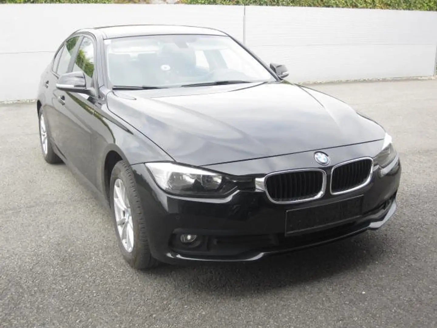 BMW 320 Effizienz Dynamik Schwarz - 2
