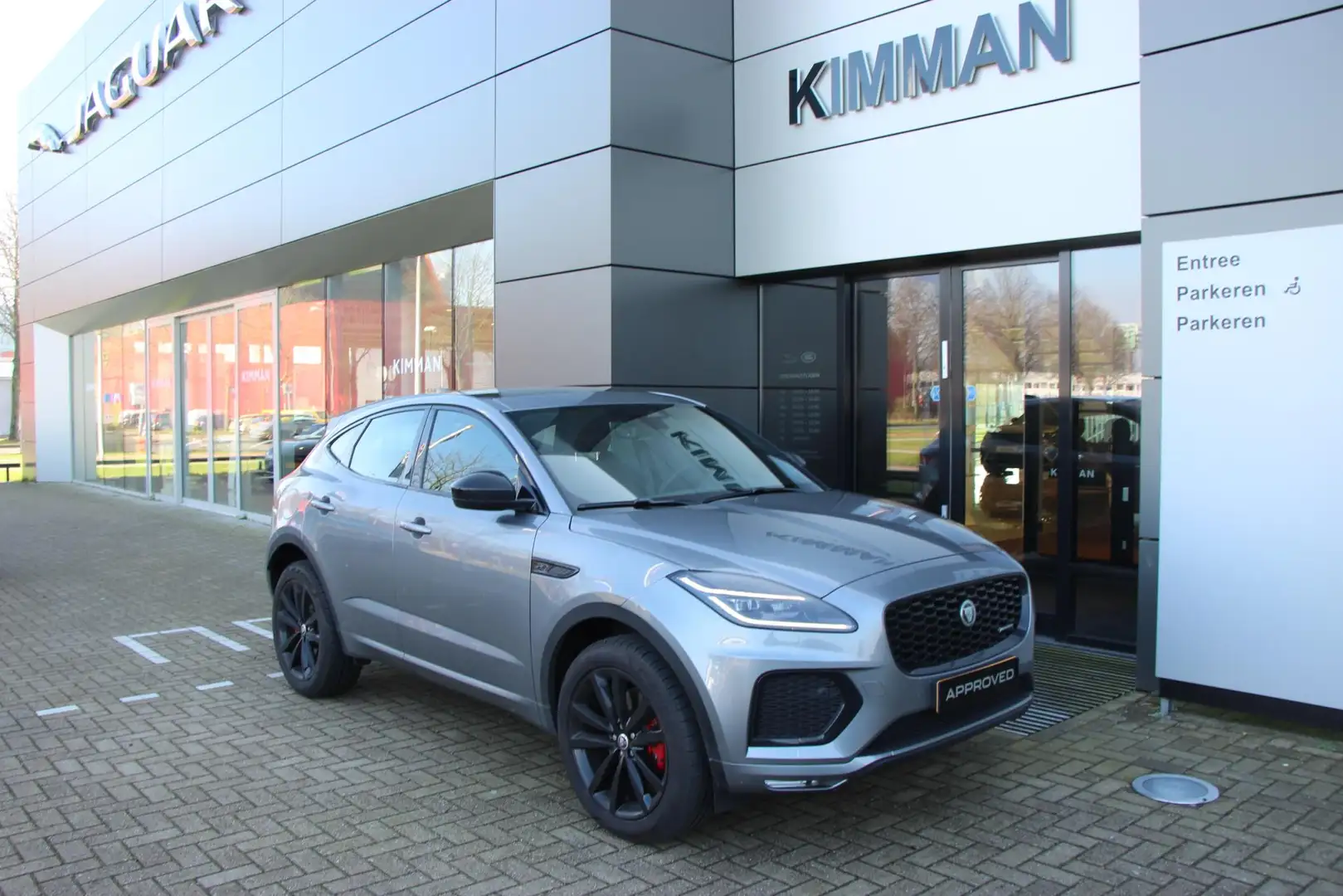 Jaguar E-Pace P300e R-Dynamic SE Jaguar E-Pace 2.0 P300e R-Dynam Grijs - 2