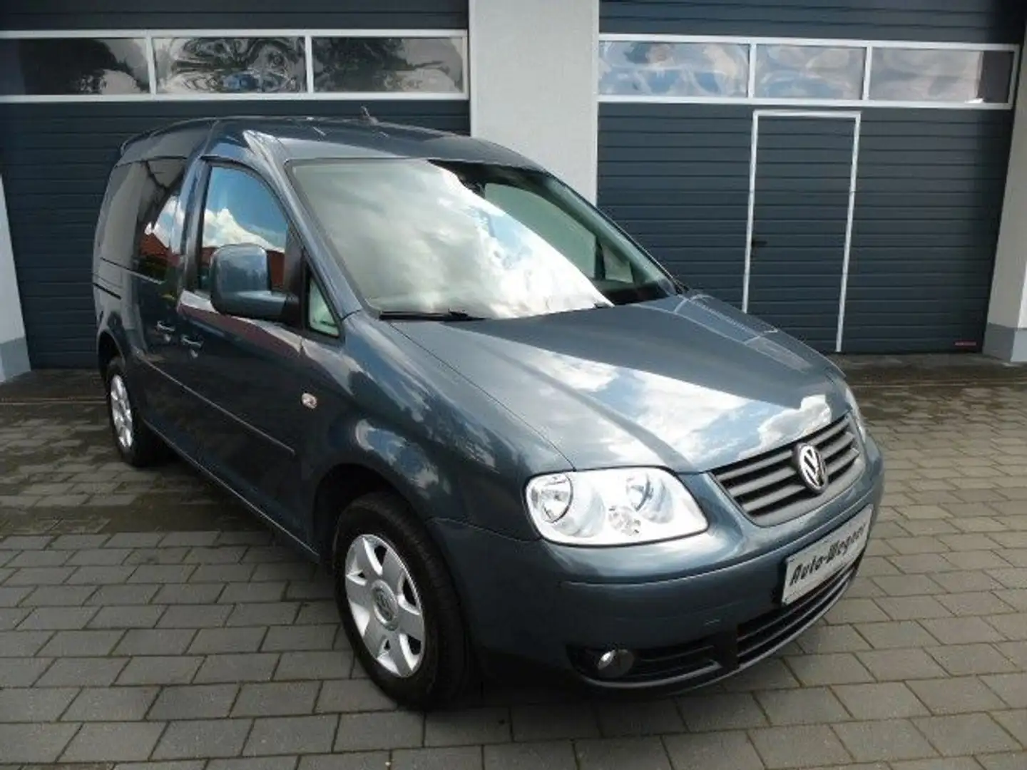 Volkswagen Caddy 1.6 Life Team Klimaautom. SHZ Standheizg. Gris - 2