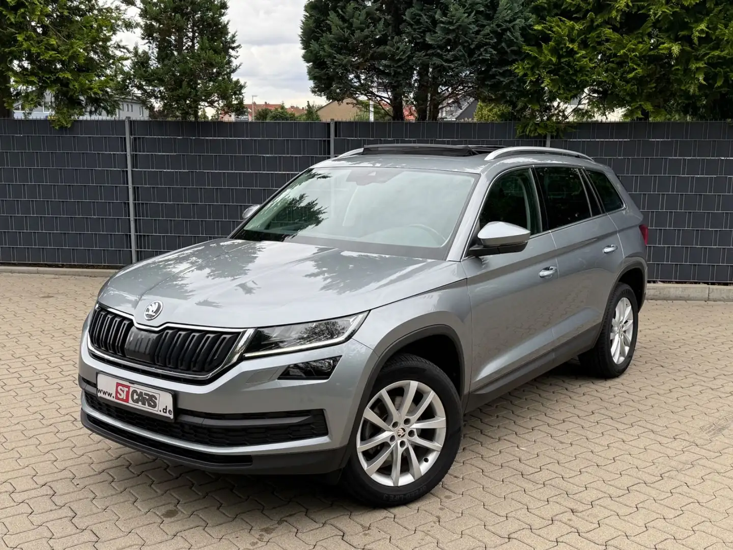 Skoda Kodiaq Style 2.0 TDi DSG PANO STANDH. LED AHK Grijs - 1