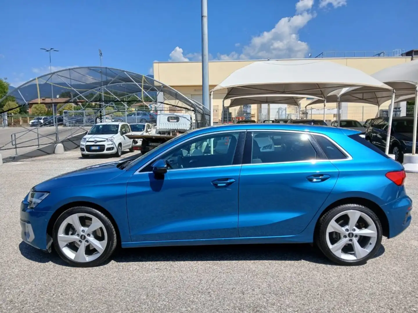 Audi A3 SPB 35 TFSI Business Advanced Синий - 2