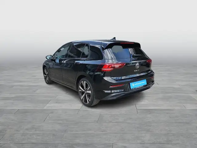 Volkswagen Golf view 4