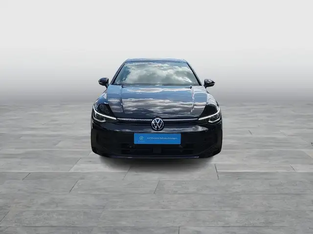 Volkswagen Golf view 2