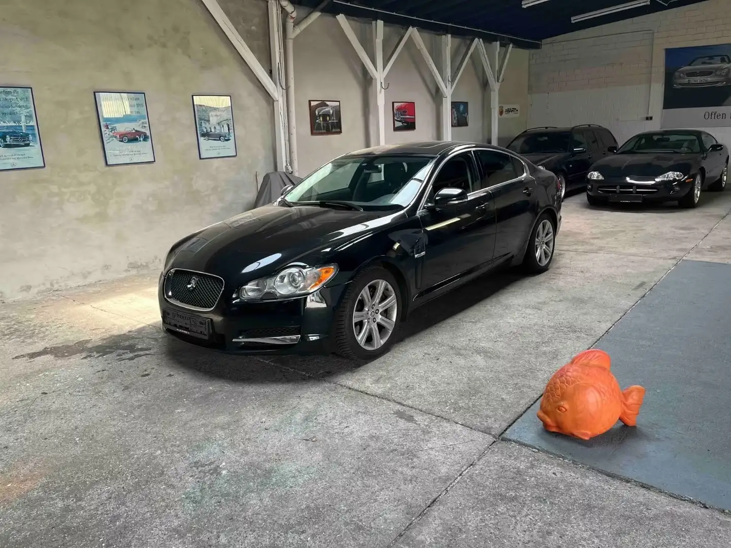 Jaguar XF XF 3.0 V6 Diesel Premium Luxury Schwarz - 1