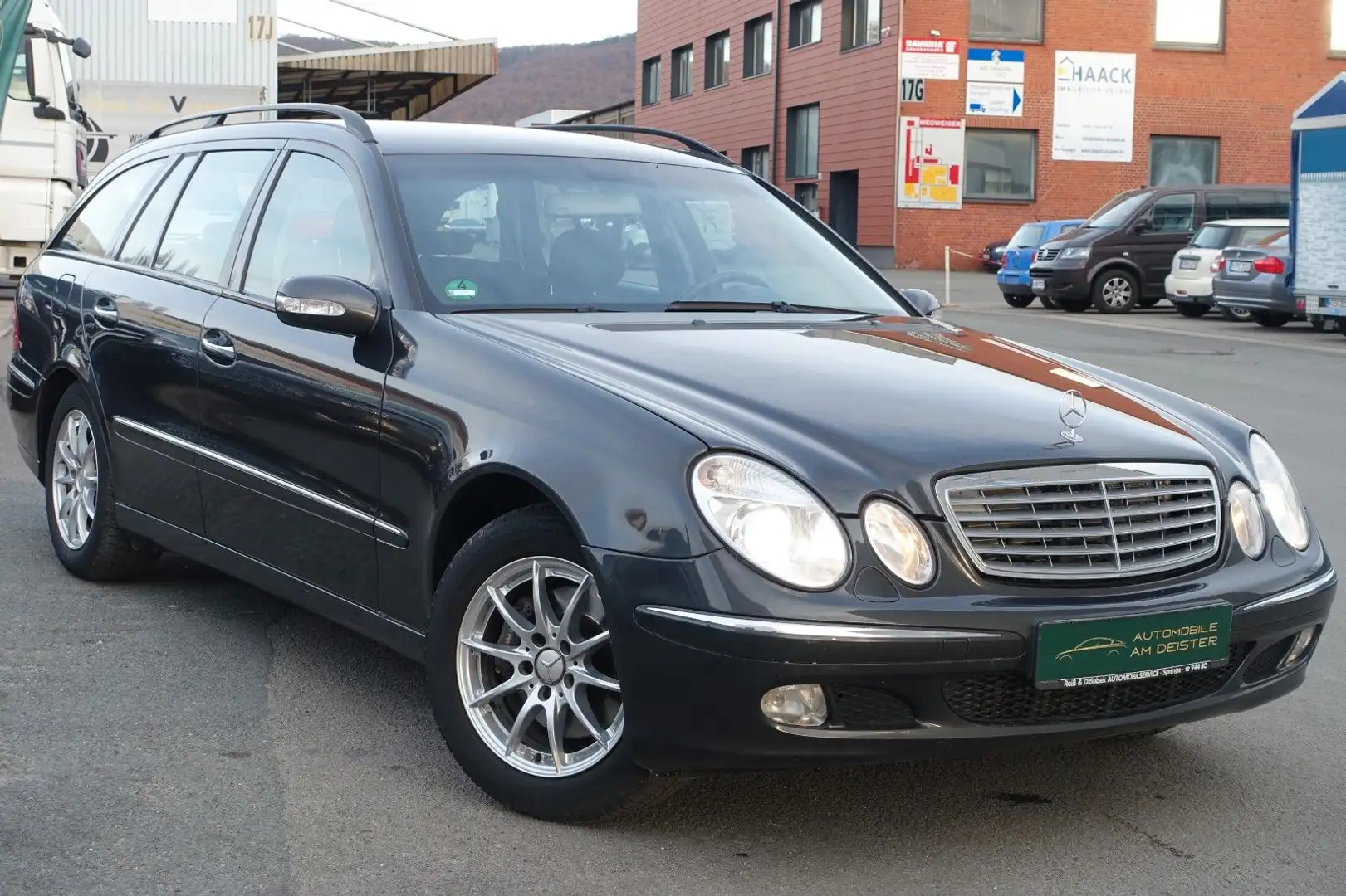 Mercedes-Benz E 320 T CDI V6*AUTOMATIK*BI-XENON*AHK*SHZ*TEMPOM Gris - 1
