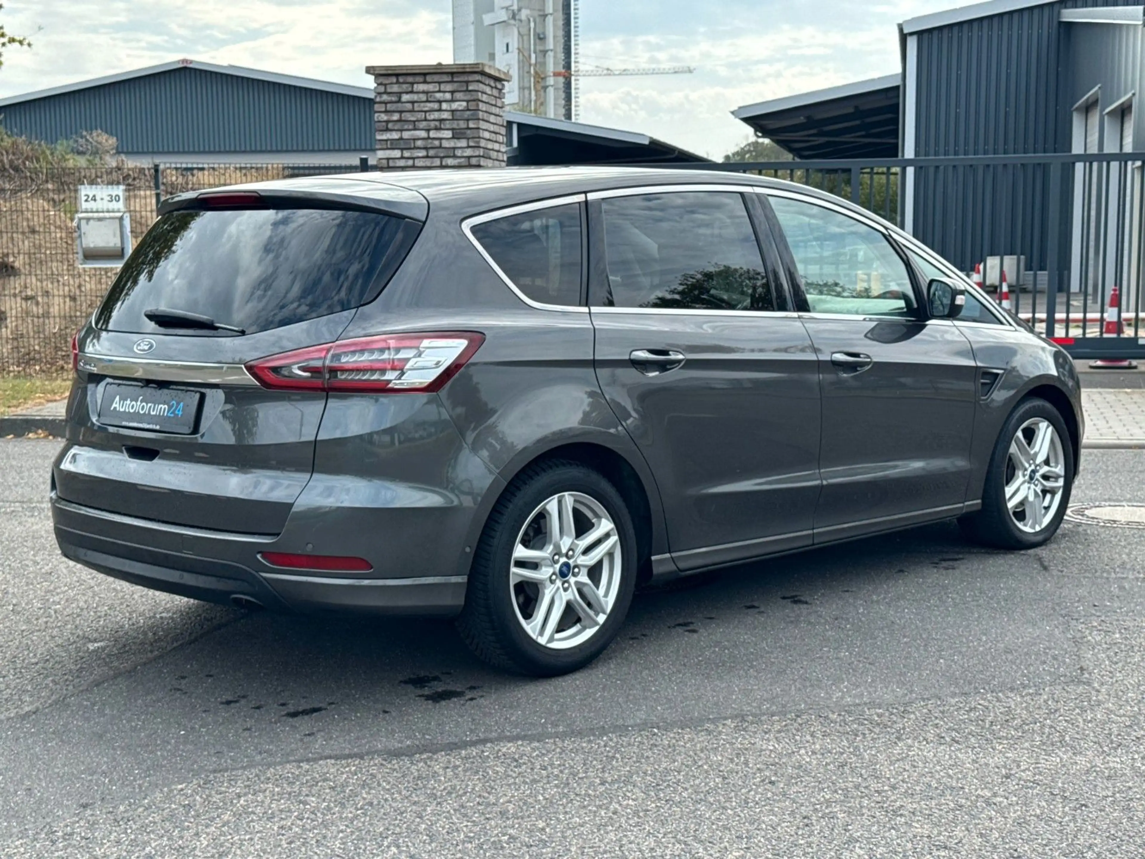 Ford S-Max Titanium *Autom.*7-Sitz*Navi*Kamera*Leder* — photo 5