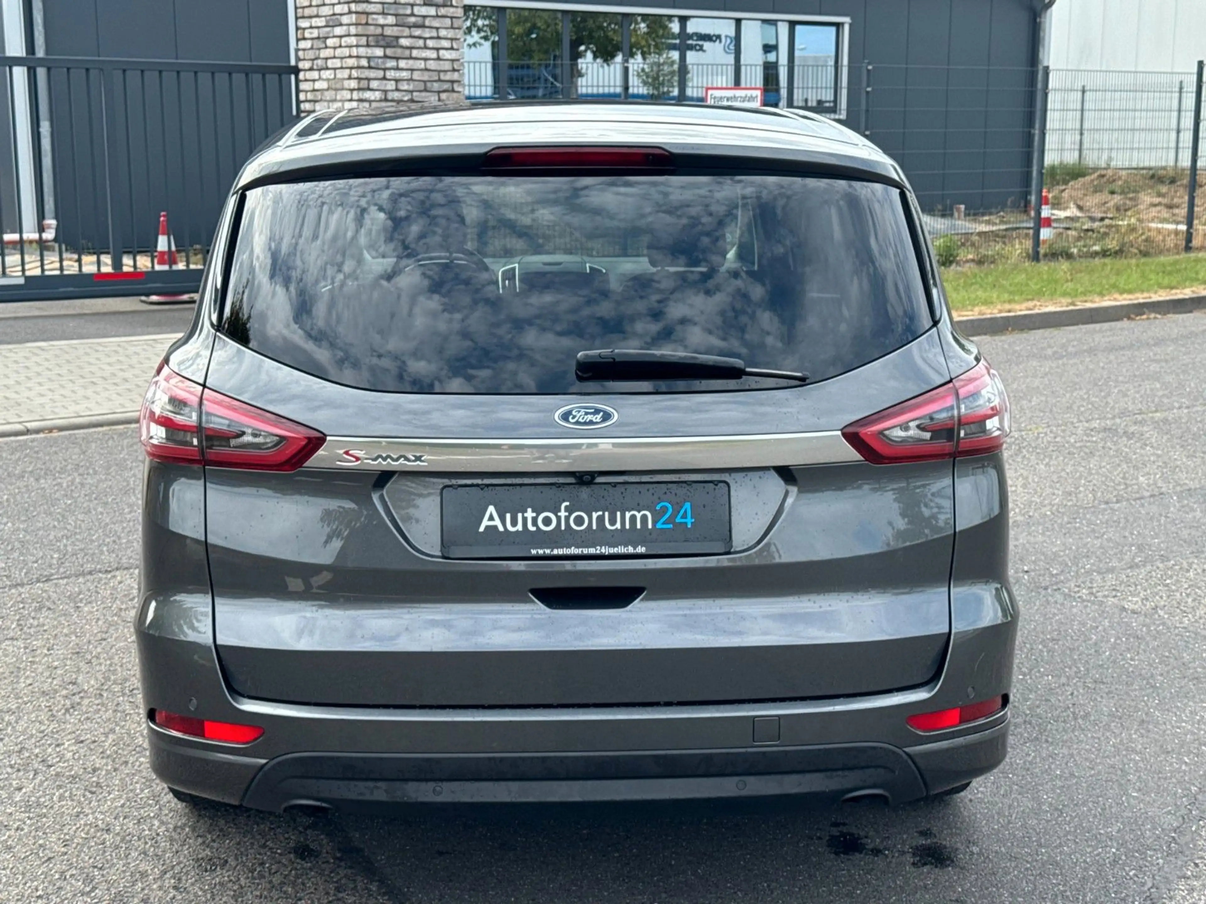 Ford S-Max Titanium *Autom.*7-Sitz*Navi*Kamera*Leder* — photo 4