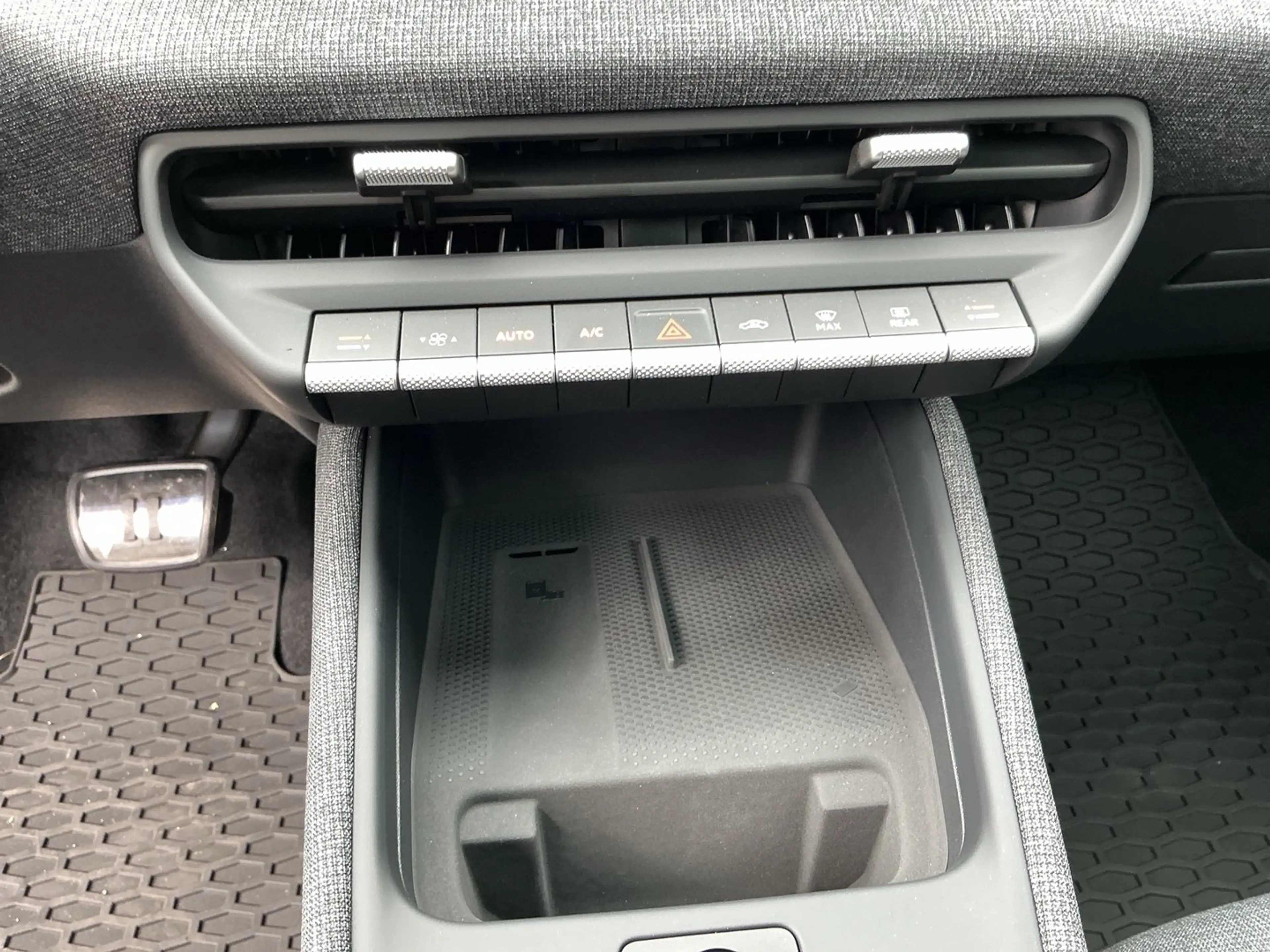 Volkswagen ID. Polo VW ID. Polo Style Edition+ 155 kW - 52 kWh — photo 13