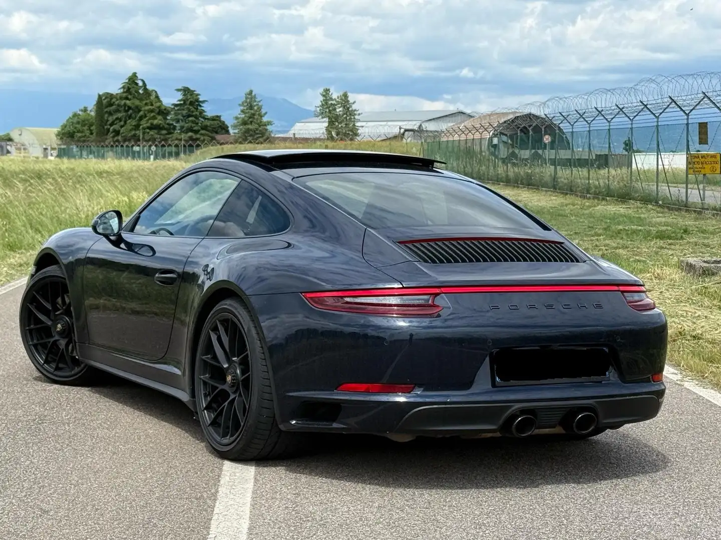 Porsche 911 991 Coupe 3.0 Carrera 4 GTS pdk Blau - 1