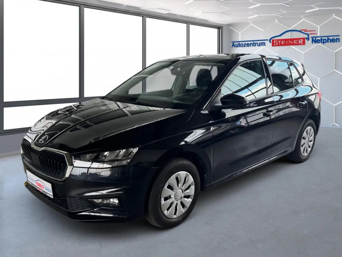 Skoda Fabia 1.0 MPI Essence Klima Parkwarner Klima Schwarz - 2