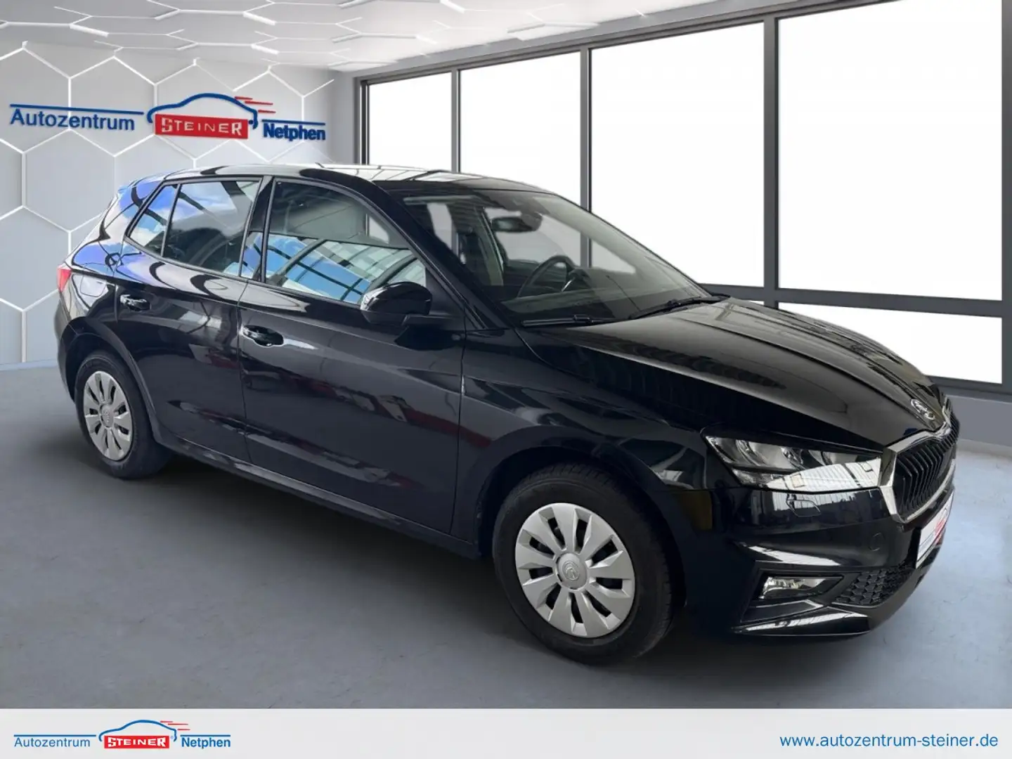 Skoda Fabia 1.0 MPI Essence Klima Parkwarner Klima Schwarz - 1