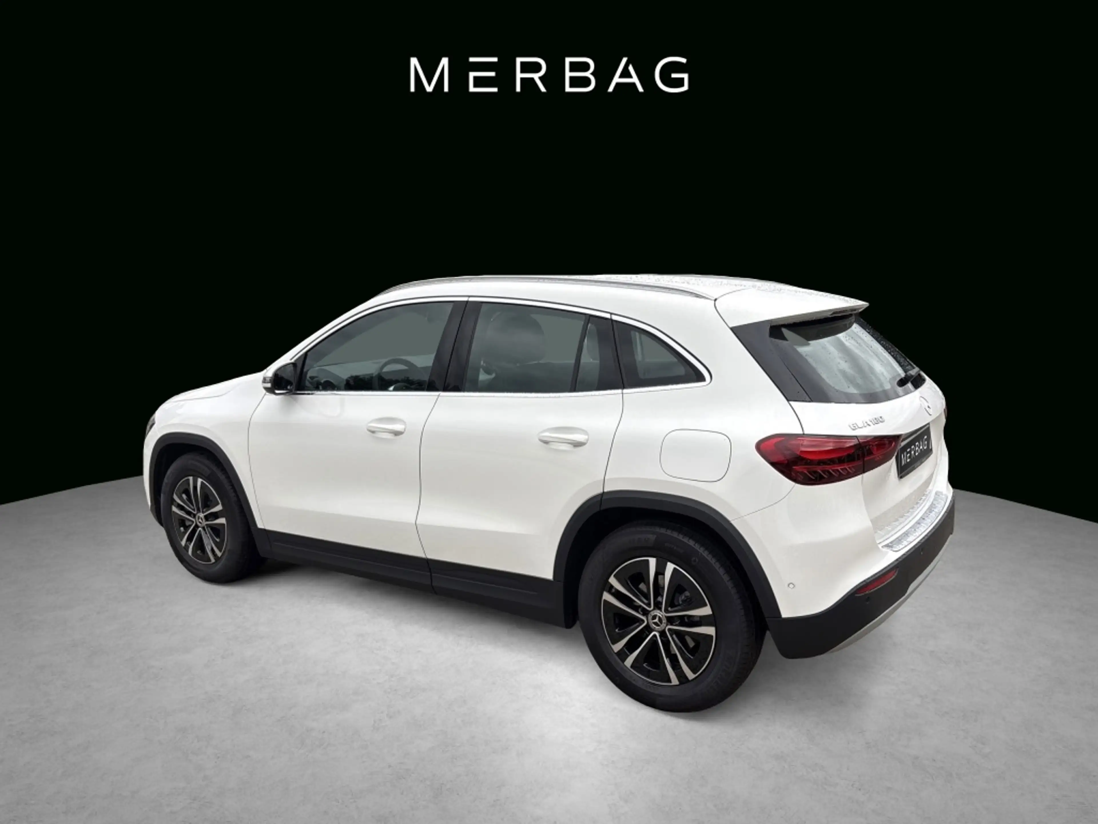 Mercedes-Benz GLA 180 Advanced RFK Totwinkelass. 17" — photo 5