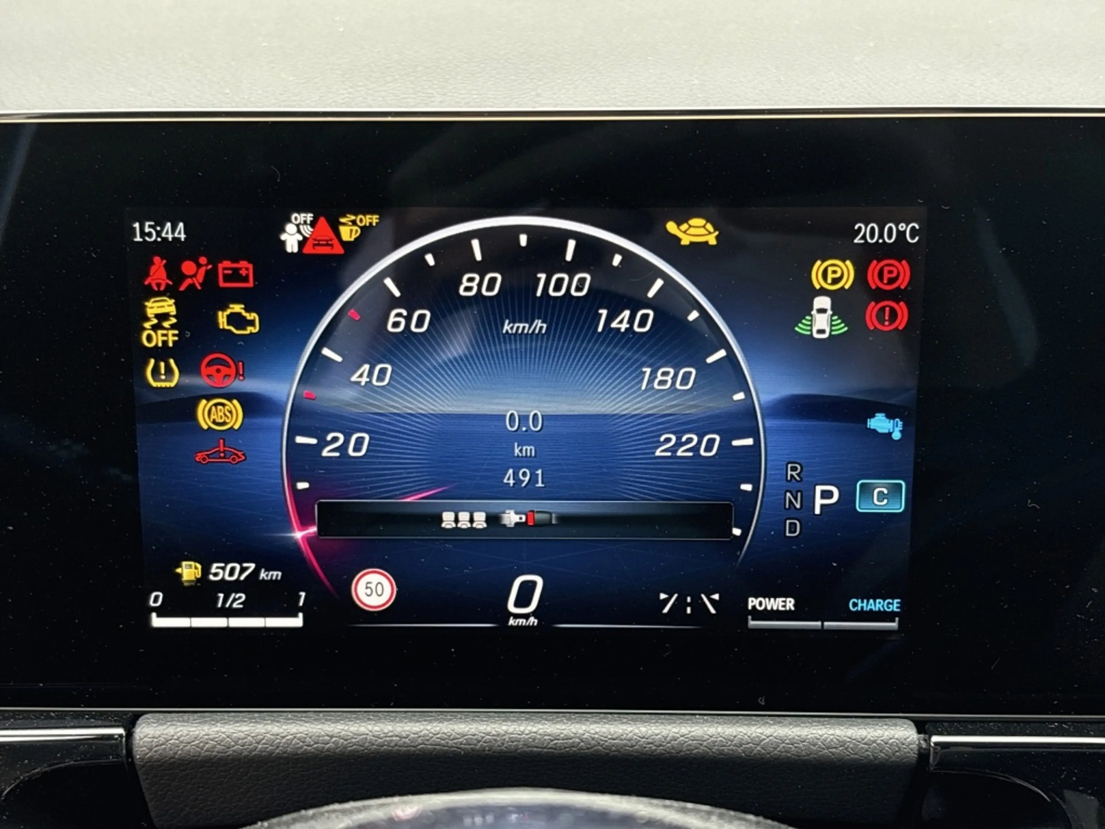 Mercedes-Benz GLA 180 Advanced RFK Totwinkelass. 17" — photo 10