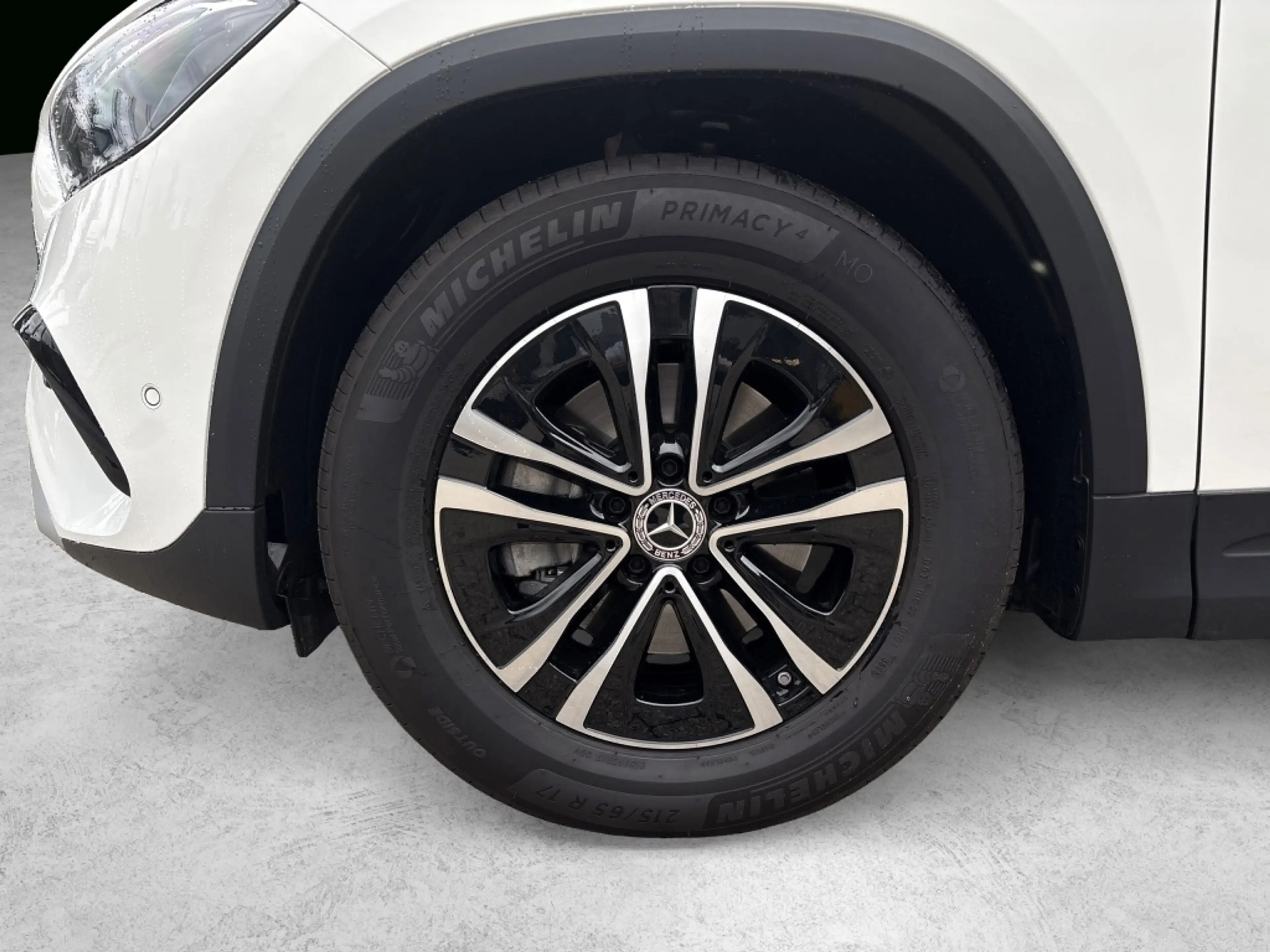 Mercedes-Benz GLA 180 Advanced RFK Totwinkelass. 17" — photo 3